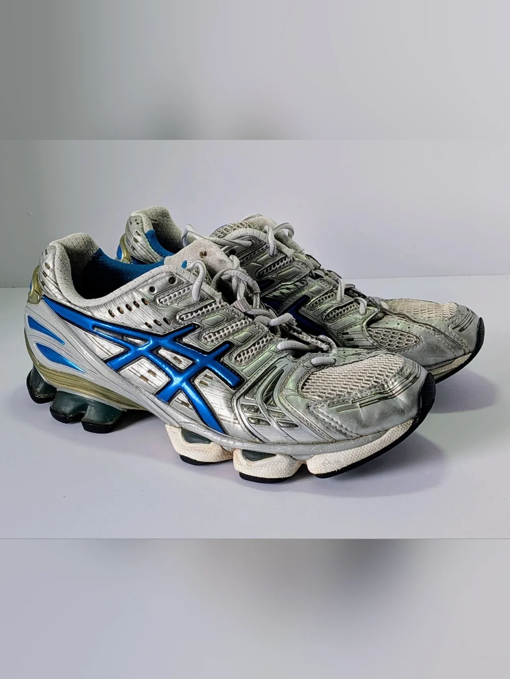 ASICS Gel-Kinsei 2 Women’s Size 8 Running Shoes Silver Blue Cushioned Trainers - Picture 1 of 8